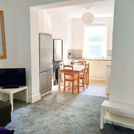 Entire Floor 2 Bedrooms On Westcliff Bournemouth Exterior photo
