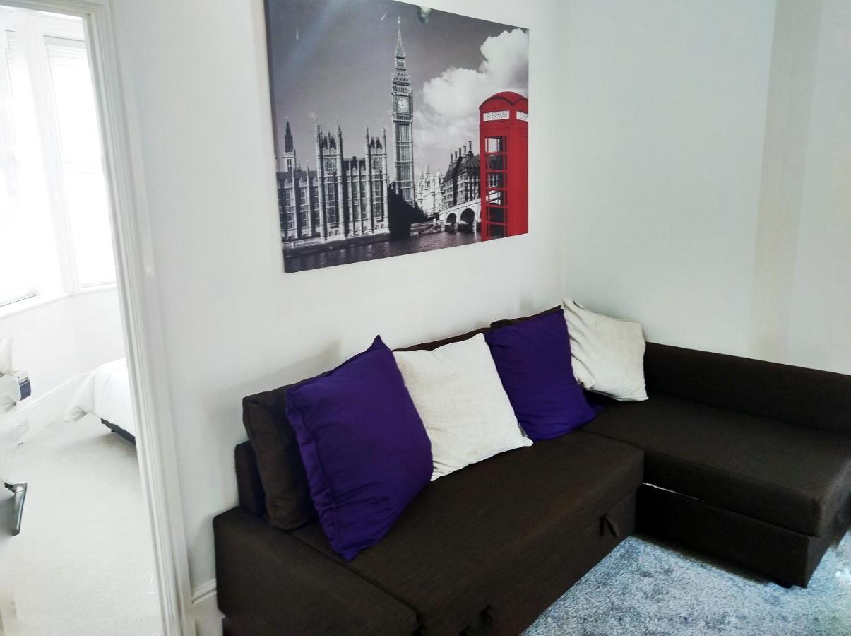 Entire Floor 2 Bedrooms On Westcliff Bournemouth Exterior photo