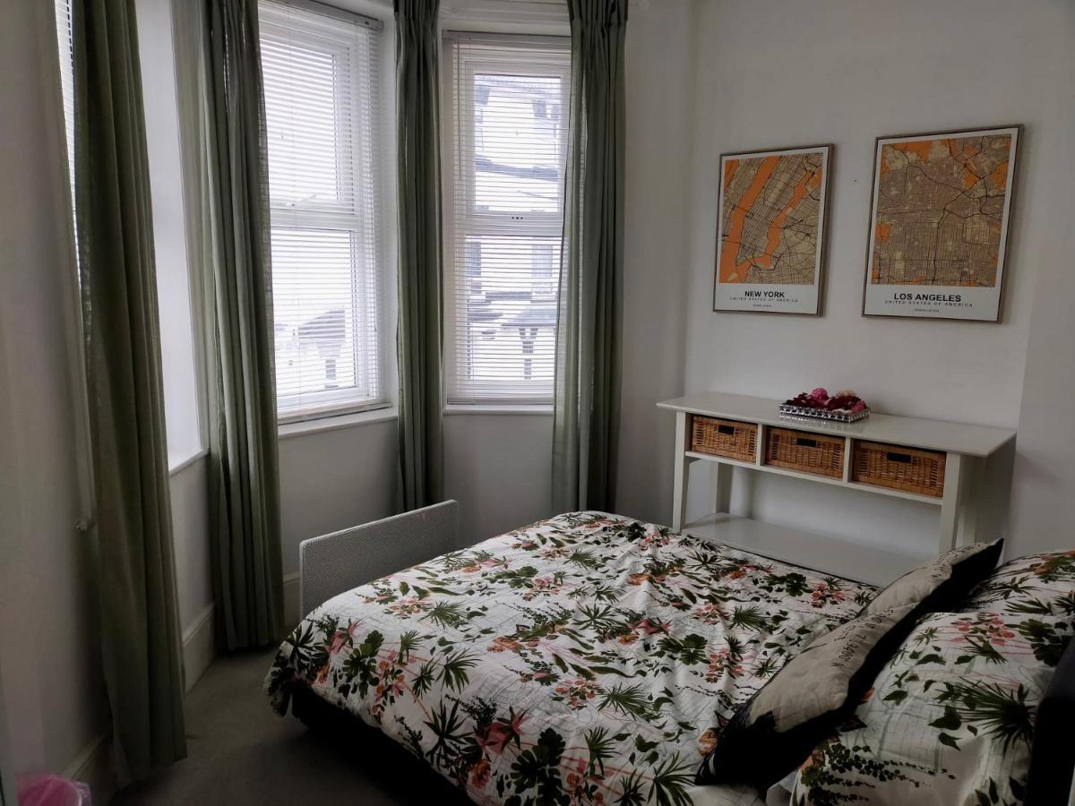 Entire Floor 2 Bedrooms On Westcliff Bournemouth Exterior photo